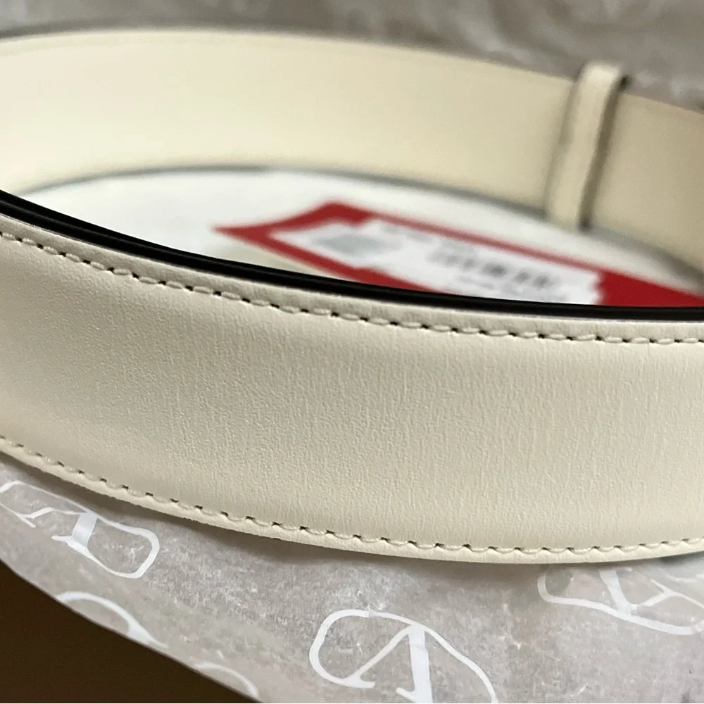 Valentino Garavani
The Bold Edition VLogo belt - Picture 12 of 12